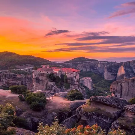 קאלאבאקה Novos Guesthouse Meteora מראה חיצוני תמונה